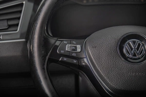 Внедорожник Volkswagen Tiguan 2018 года, 2369000 рублей, Томск