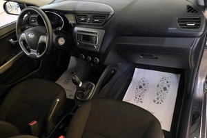 Седан Kia Rio 2015 года, 989000 рублей, Омск