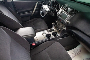 Внедорожник Toyota Highlander 2012 года, 2259000 рублей, Сургут