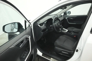 Внедорожник Toyota RAV4 2020 года, 3030000 рублей, Курск