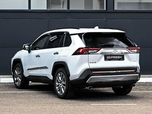 Внедорожник Toyota RAV4 2021 года, 4079000 рублей, Кирилловка