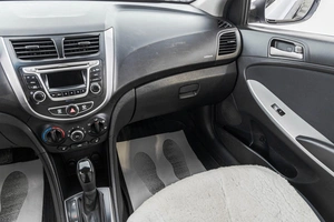Седан Hyundai Solaris 2016 года, 1189000 рублей, Барнаул