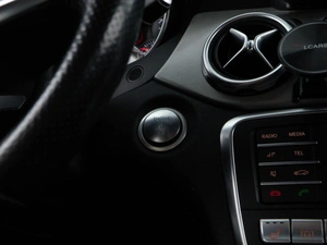 Внедорожник Mercedes-benz GLA-класс 2017 года, 2497077 рублей, Москва