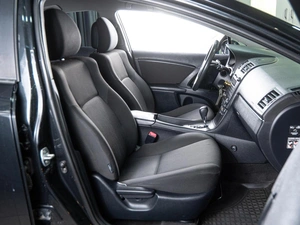 Седан Toyota Avensis 2010 года, 980000 рублей, Волгоград