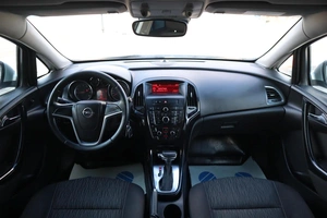 Седан Opel Astra 2013 года, 900000 рублей, Мирное