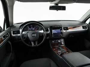 Внедорожник Volkswagen Touareg 2012 года, 1949046 рублей, Москва