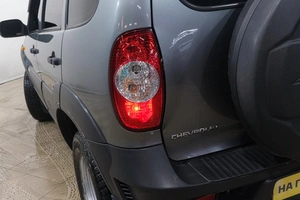 Внедорожник Chevrolet Niva 2011 года, 529000 рублей, Новокузнецк