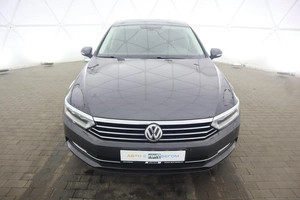 Седан Volkswagen Passat 2018 года, 2020000 рублей, Орёл