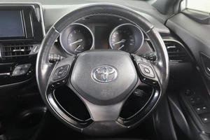 Внедорожник Toyota C-HR 2018 года, 1949000 рублей, Пермь