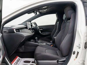 Хетчбэк Toyota Corolla 2018 года, 1550000 рублей, Красноярск