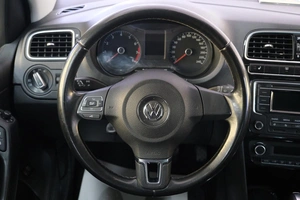 Седан Volkswagen Polo 2014 года, 859000 рублей, Омск