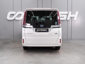 Минивэн Toyota Esquire 2018 года, 2499000 рублей, Воронеж