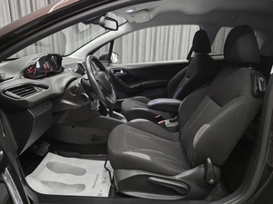 Хетчбэк Peugeot 208 2013 года, 649000 рублей, Красноярск