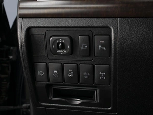 Внедорожник Toyota Land Cruiser 2014 года, 3160000 рублей, Омск