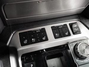 Внедорожник Toyota Land Cruiser 2016 года, 6500000 рублей, Тюмень