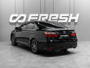 Седан Toyota Camry 2017 года, 2329000 рублей, Тюмень