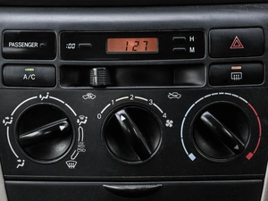 Седан Toyota Corolla 2002 года, 559000 рублей, Кирилловка