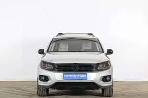 Внедорожник Volkswagen Tiguan 2011 года, 1539000 рублей, Тюмень