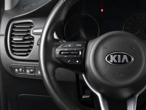 Седан Kia Rio 2021 года, 1790000 рублей, Омск