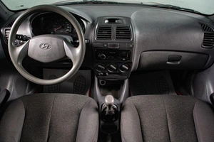 Седан Hyundai Accent 2005 года, 419000 рублей, Сургут