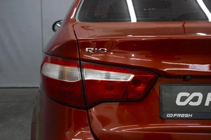 Седан Kia Rio 2012 года, 940000 рублей, Омск