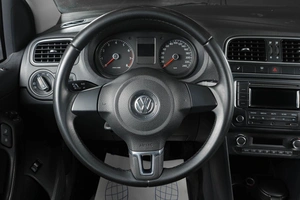 Седан Volkswagen Polo 2013 года, 779000 рублей, Тюмень