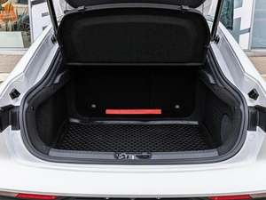 Лифтбек Changan UNI-V 2023 года, 2525000 рублей, Краснодар