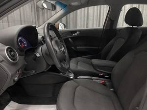 Хетчбэк Audi A1 2013 года, 1099000 рублей, Красноярск