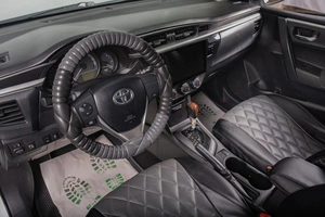 Седан Toyota Corolla 2014 года, 1359000 рублей, Томск