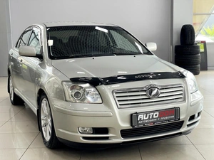 Седан Toyota Avensis 2004 года, 787000 рублей, Солонцы