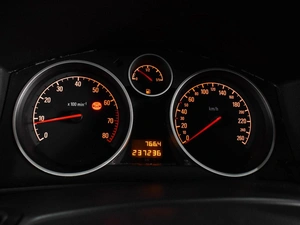 Универсал Opel Astra 2011 года, 569000 рублей, Воронеж