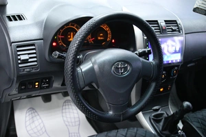 Седан Toyota Corolla 2008 года, 733000 рублей, Солонцы