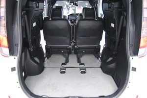 Минивэн Toyota Esquire 2016 года, 2033000 рублей, Солонцы