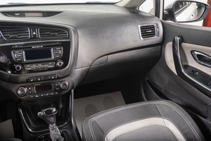 Хетчбэк Kia Ceed 2013 года, 949000 рублей, Томск