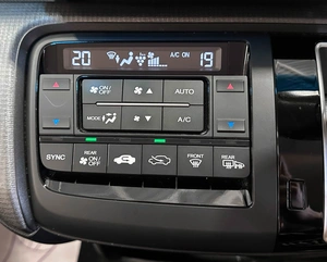 Минивэн Honda Stepwgn Spada 2017 года, 1897000 рублей, Красноярск