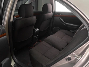 Седан Toyota Avensis 2006 года, 799000 рублей, Тюмень