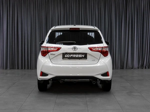 Хетчбэк Toyota Vitz 2017 года, 1179000 рублей, Тюмень