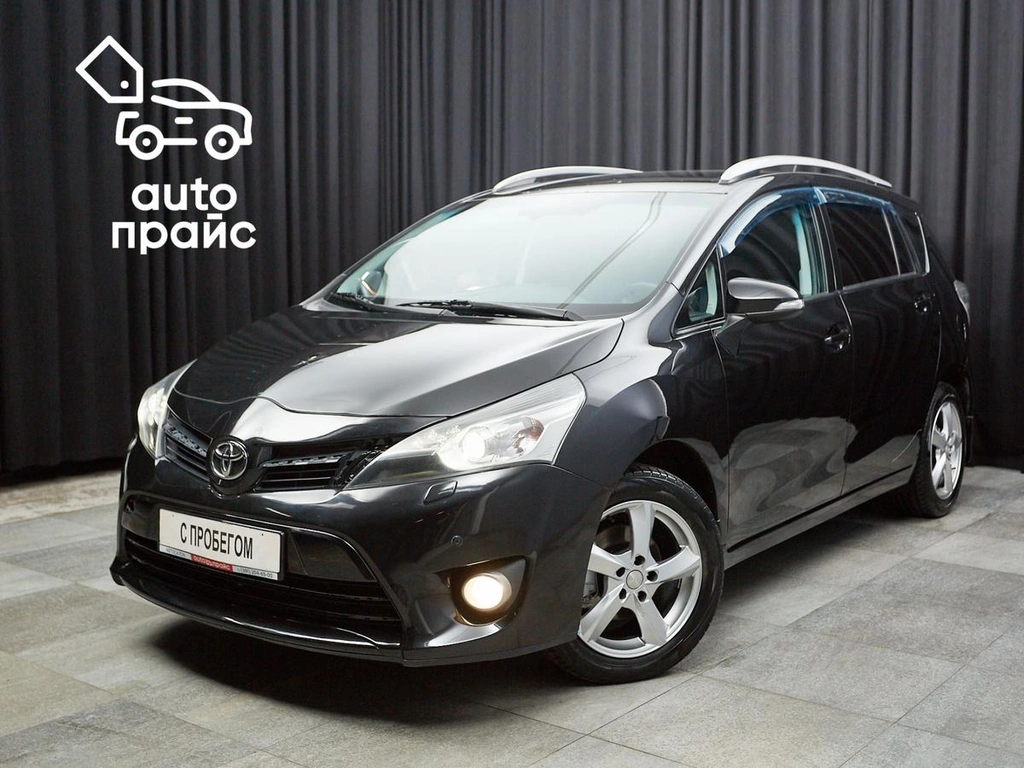 Минивэн Toyota Verso 2013 года, 1299000 рублей, Красноярск