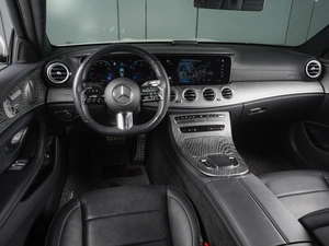 Седан Mercedes-benz E-класс 2022 года, 5945000 рублей, Красный Пахарь