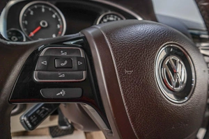 Внедорожник Volkswagen Touareg 2011 года, 1459000 рублей, Челябинск