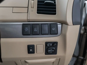 Минивэн Toyota Estima 2012 года, 2000000 рублей, Красноярск