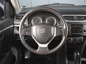 Хетчбэк Suzuki Swift 2011 года, 710000 рублей, Омск