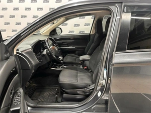 Внедорожник Mitsubishi Outlander 2018 года, 2017600 рублей, Красноярск
