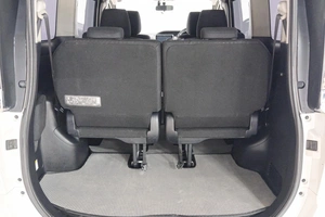 Минивэн Toyota Voxy 2014 года, 2049000 рублей, Красноярск