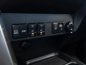 Внедорожник Toyota RAV4 2017 года, 2019000 рублей, Волгоград