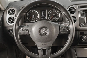 Внедорожник Volkswagen Tiguan 2015 года, 1699000 рублей, Челябинск