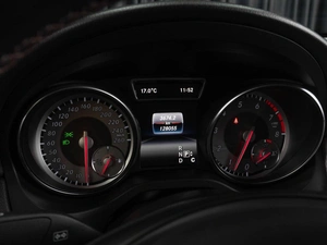 Седан Mercedes-benz CLA-класс 2015 года, 1739000 рублей, Тюмень