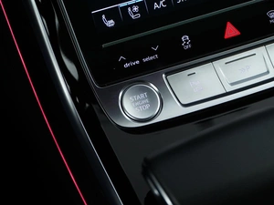 Седан Audi A8 2018 года, 6900055 рублей, Москва
