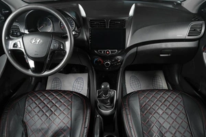 Седан Hyundai Solaris 2013 года, 479000 рублей, Тюмень