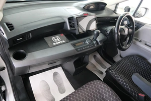 Минивэн Honda Freed 2010 года, 1169000 рублей, Омск